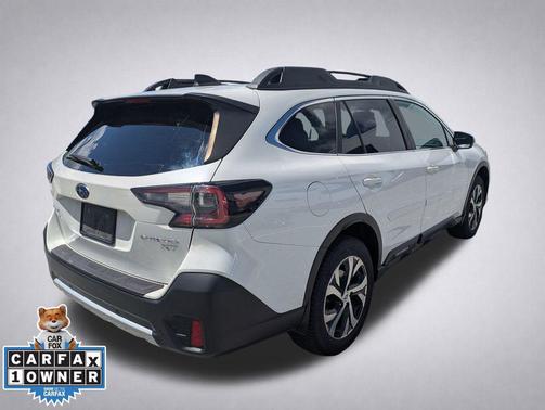 Crystal White Pearl 2022 Subaru Outback Limited XT