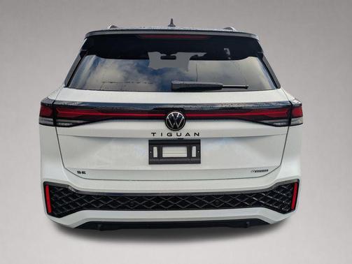 opal white pearl 2026 Volkswagen Tiguan 2.0T SE R-Line Black 4MOTION