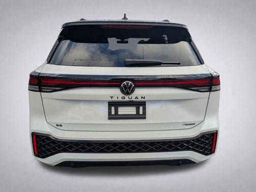 opal white pearl 2026 Volkswagen Tiguan 2.0T SE R-Line Black 4MOTION