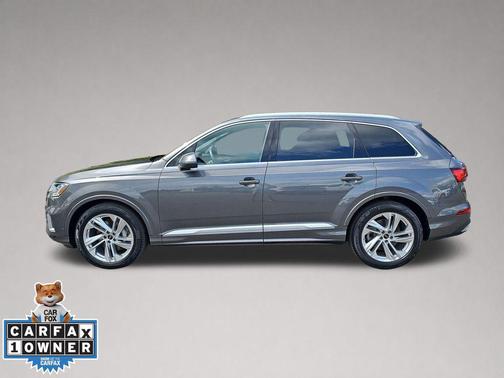 Samurai Gray Metallic 2023 Audi Q7 55 Prestige