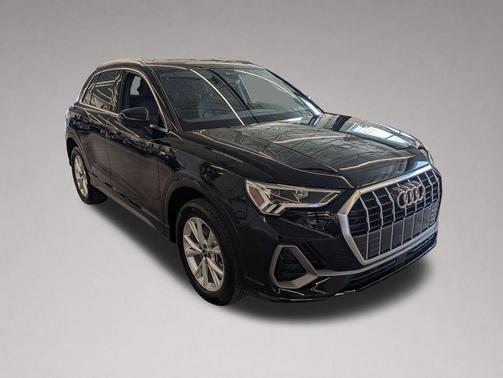 Mythos Black Metallic 2025 Audi Q3 Premium 45 TFSI S line quattro Tiptronic