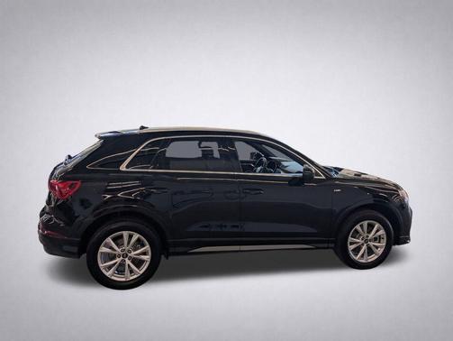 Mythos Black Metallic 2025 Audi Q3 Premium 45 TFSI S line quattro Tiptronic