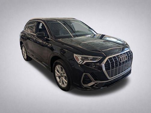 Mythos Black Metallic 2025 Audi Q3 Premium 45 TFSI S line quattro Tiptronic