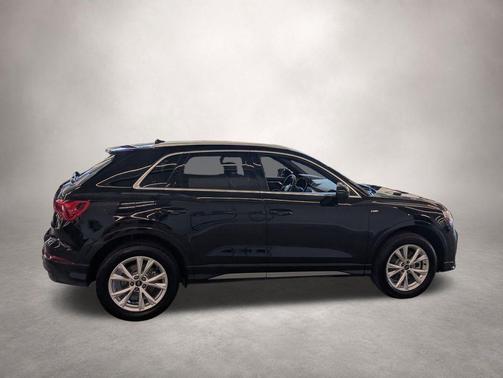 Mythos Black Metallic 2025 Audi Q3 Premium 45 TFSI S line quattro Tiptronic