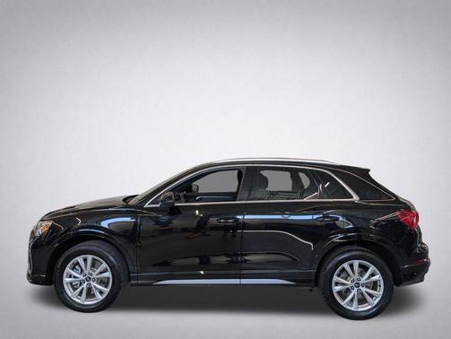 Mythos Black Metallic 2025 Audi Q3 Premium 45 TFSI S line quattro Tiptronic