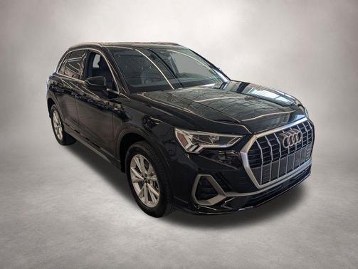 Mythos Black Metallic 2025 Audi Q3 Premium 45 TFSI S line quattro Tiptronic