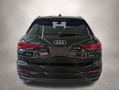 Mythos Black Metallic 2025 Audi Q3 Premium 45 TFSI S line quattro Tiptronic