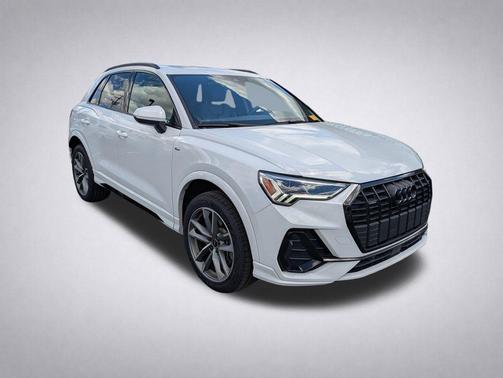 Arkona White 2024 Audi Q3 Premium 45 TFSI S line quattro Tiptronic