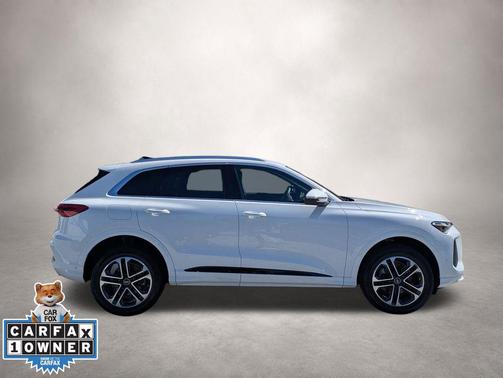 Arkona White 2025 Audi Q5 Premium TFSI quattro S tronic