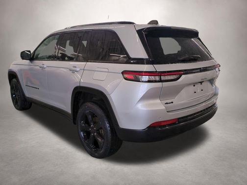 Silver Zynith 2023 Jeep Grand Cherokee Altitude