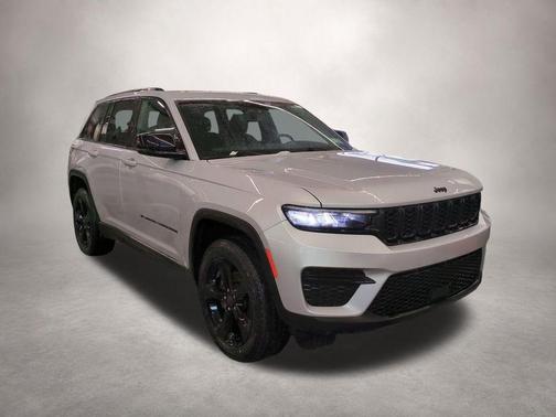Silver Zynith 2023 Jeep Grand Cherokee Altitude