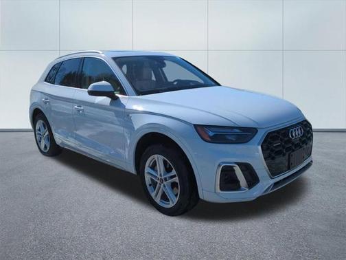 2024 Audi Q5 Premium Plus 55 TFSI e S line quattro S tronic
