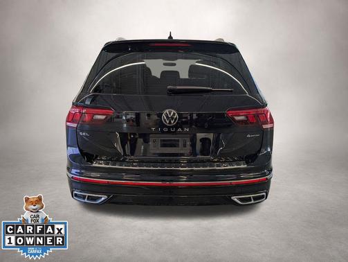 Deep Black 2024 Volkswagen Tiguan 2.0T SEL R-Line 4MOTION
