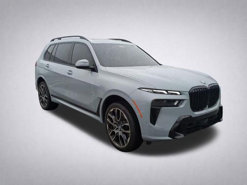 Brooklyn Grey Metallic 2025 BMW X7 xDrive40i