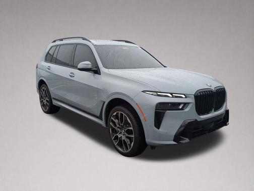 Brooklyn Grey Metallic 2025 BMW X7 xDrive40i