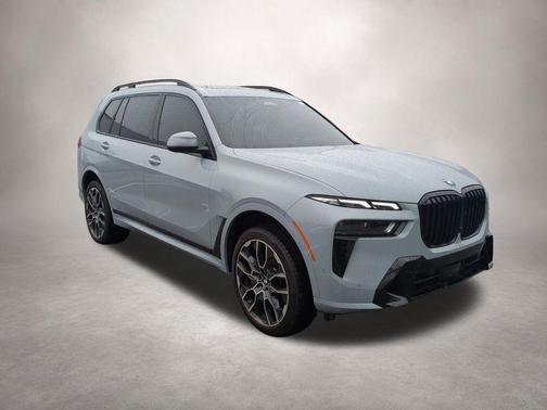 Brooklyn Grey Metallic 2025 BMW X7 xDrive40i