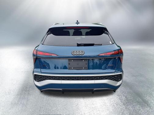 Malpelo Blue Metallic 2026 Audi Q3 TFSI quattro S tronic
