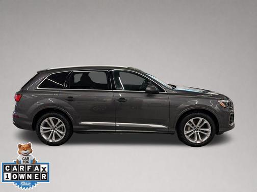 Samurai Gray Metallic 2025 Audi Q7 55 Premium