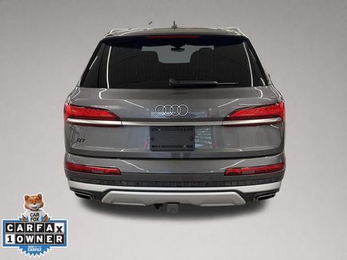 Samurai Gray Metallic 2025 Audi Q7 55 Premium