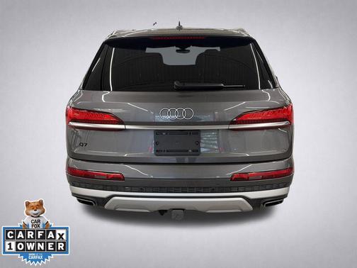 Samurai Gray Metallic 2025 Audi Q7 55 Premium