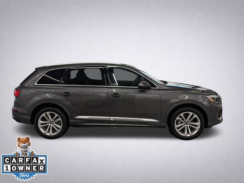 Samurai Gray Metallic 2025 Audi Q7 55 Premium