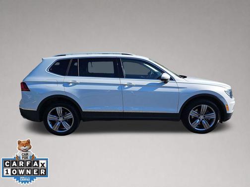 White Silver 2018 Volkswagen Tiguan 2.0T SEL