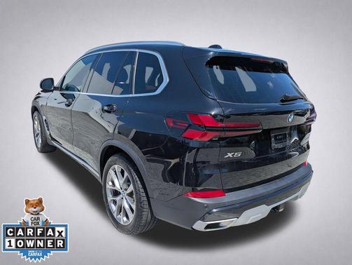 Black Sapphire Metallic 2025 BMW X5 xDrive40i