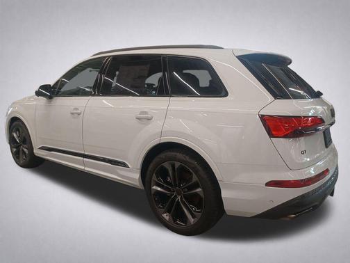 Glacier White Metallic 2026 Audi Q7 55 Premium Plus