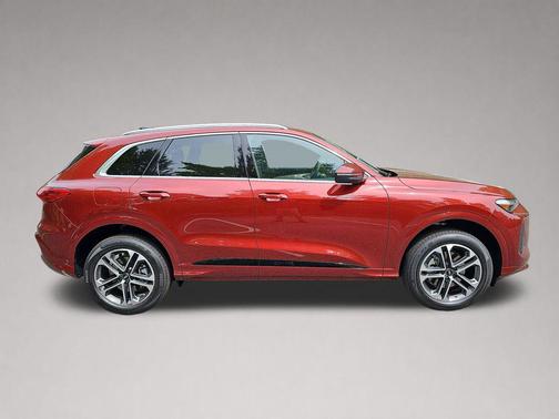 Grenadine Red Metallic 2026 Audi Q5 Premium Plus TFSI quattro S tronic