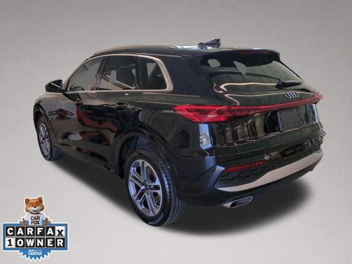 Black Metallic 2025 Audi Q5 Premium Plus TFSI quattro S tronic