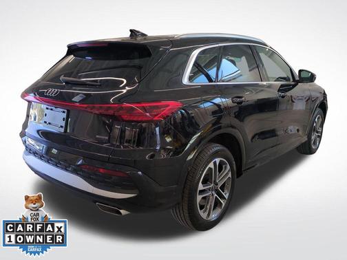 Black Metallic 2025 Audi Q5 Premium Plus TFSI quattro S tronic