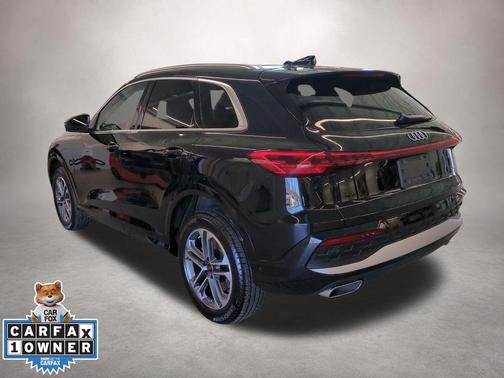 Black Metallic 2025 Audi Q5 Premium Plus TFSI quattro S tronic