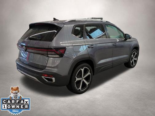 Platinum Gray Metallic 2025 Volkswagen Taos 1.5T SEL