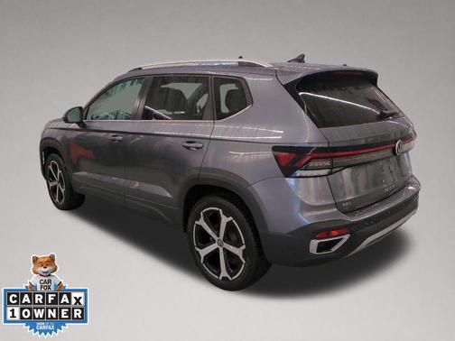 Platinum Gray Metallic 2025 Volkswagen Taos 1.5T SEL
