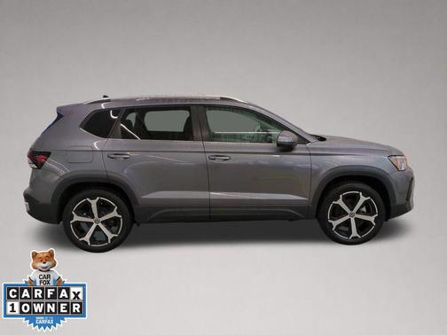 Platinum Gray Metallic 2025 Volkswagen Taos 1.5T SEL
