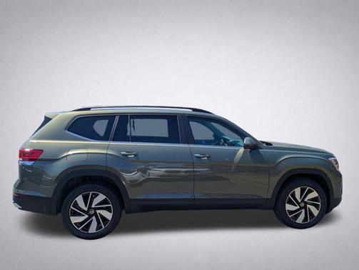 Avocado Green Pearl 2026 Volkswagen Atlas 2.0T SE w/Technology 4MOTION