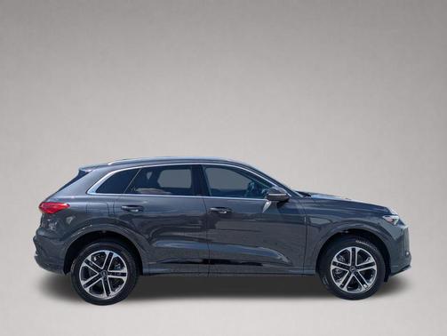 Tambora Gray Metallic 2025 Audi Q5 Premium TFSI quattro S tronic