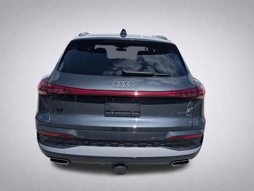 Tambora Gray Metallic 2025 Audi Q5 Premium TFSI quattro S tronic