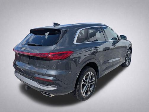 Tambora Gray Metallic 2025 Audi Q5 Premium TFSI quattro S tronic