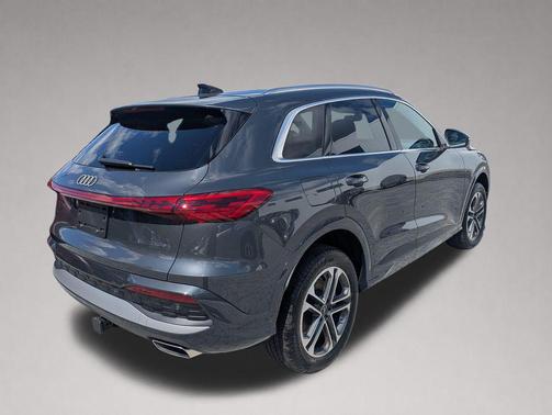 Tambora Gray Metallic 2025 Audi Q5 Premium TFSI quattro S tronic