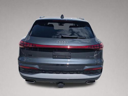 Tambora Gray Metallic 2025 Audi Q5 Premium TFSI quattro S tronic