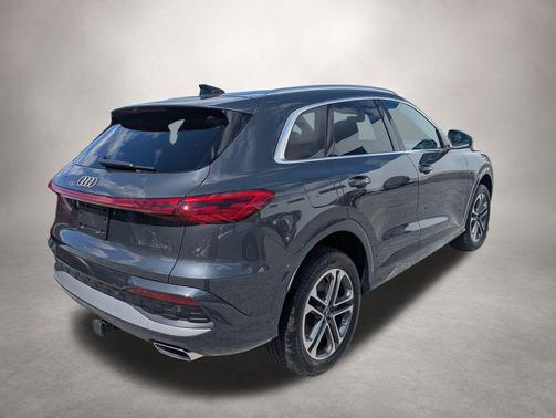 Tambora Gray Metallic 2025 Audi Q5 Premium TFSI quattro S tronic