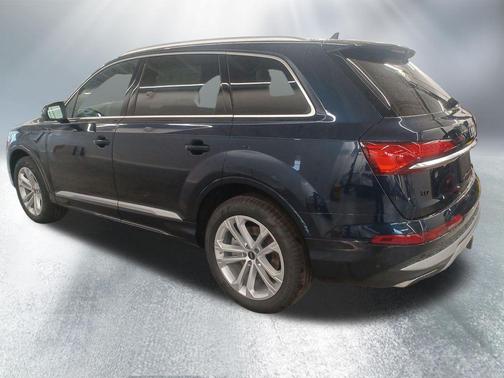 Waitomo Blue Metallic 2026 Audi Q7 45 Premium Plus