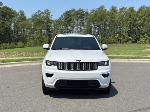 2022 Jeep Grand Cherokee Laredo
