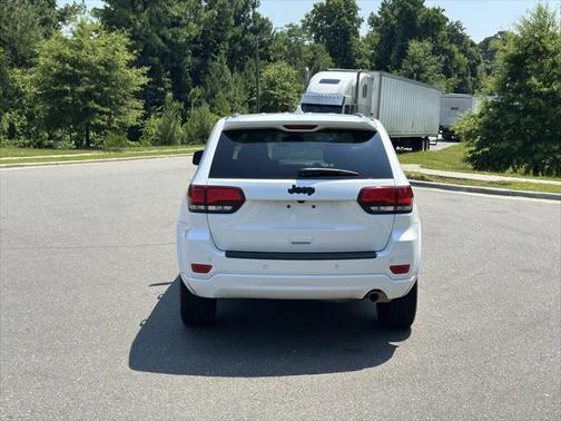 2022 Jeep Grand Cherokee Laredo