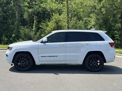 2022 Jeep Grand Cherokee Laredo