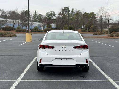 2018 Hyundai SONATA SE