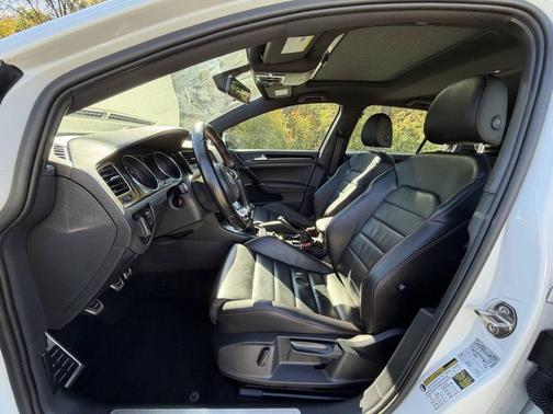 2017 Volkswagen Golf GTI 2.0T SE 4-Door
