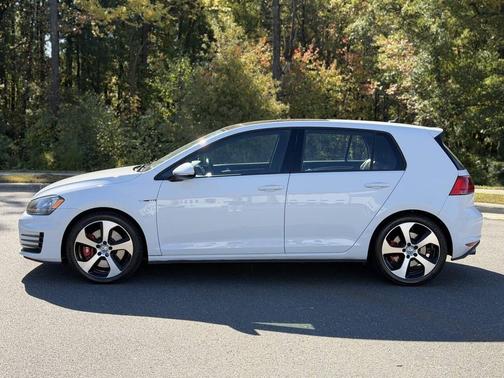 2017 Volkswagen Golf GTI 2.0T SE 4-Door