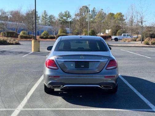 2017 Mercedes-Benz E-Class 4MATIC